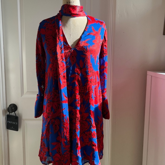 Alice and Olivia Silk Burn Out Dress - Picture 2 of 8